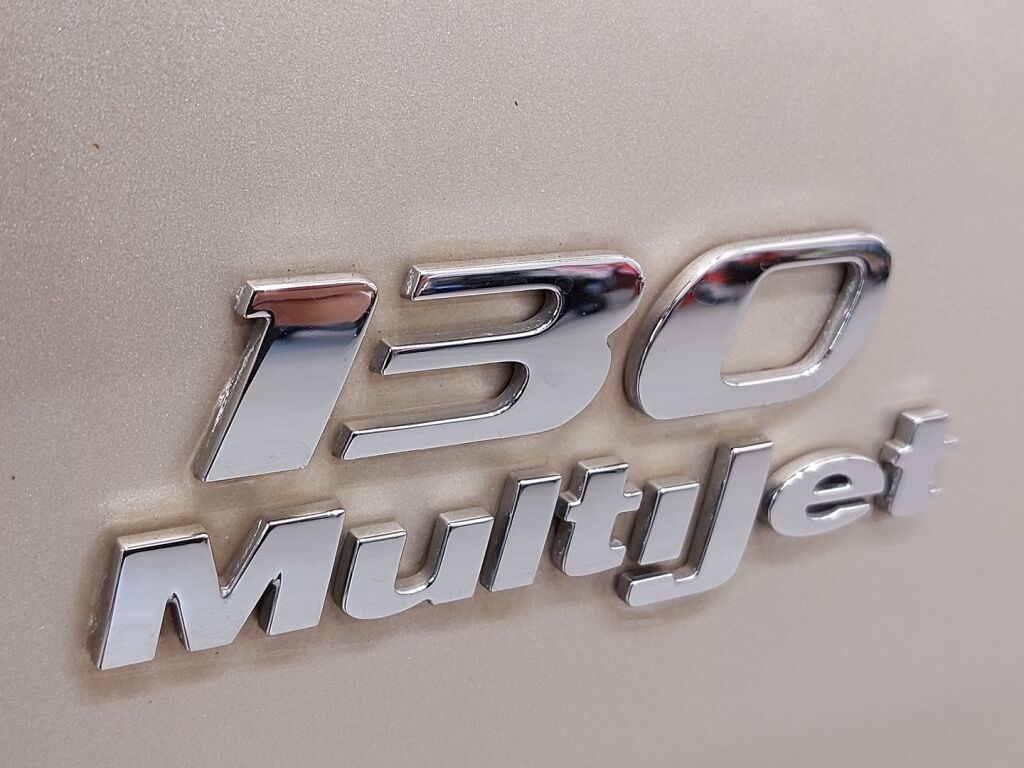 Bürstner Nexxo T569 2013 Ruskea (beige)