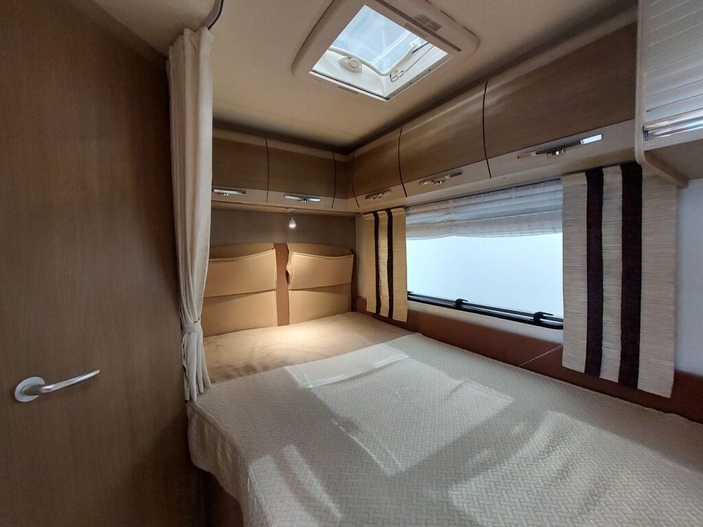 Bürstner Nexxo T569 2013 Ruskea (beige)