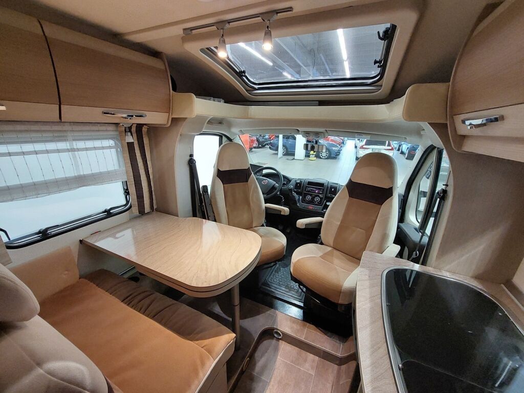 Bürstner Nexxo T569 2013 Ruskea (beige)