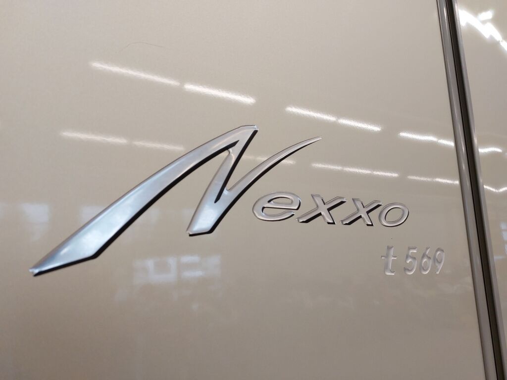 Bürstner Nexxo T569 2013 Ruskea (beige)