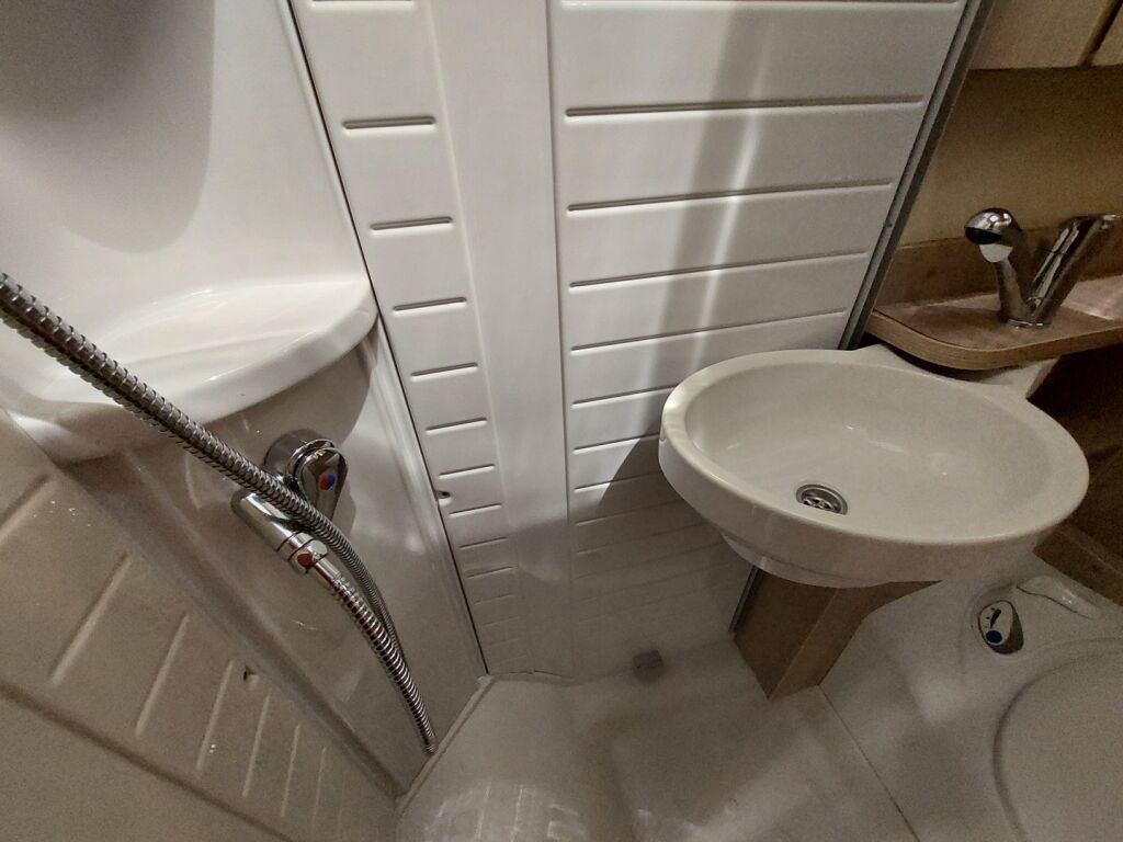 Bürstner Nexxo T569 2013 Ruskea (beige)