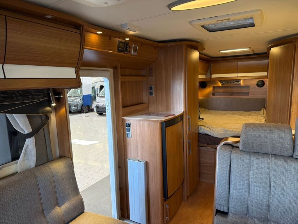 Kabe Travelmaster 750 2013 Valkoinen