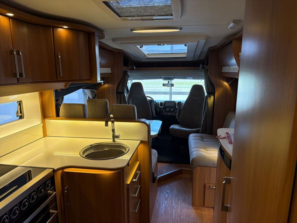 Kabe Travelmaster 750 2013 Valkoinen