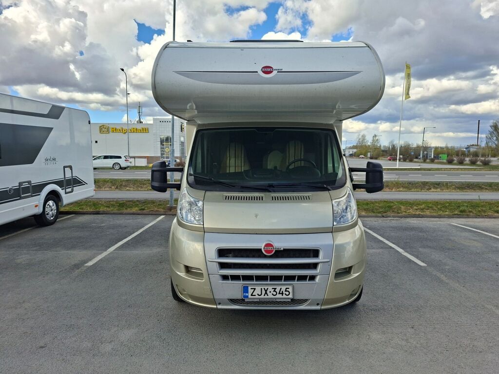Bürstner ARGOS A 661 2013 Valkoinen
