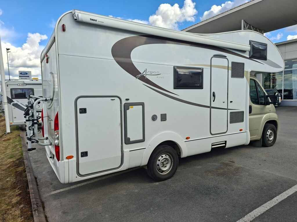 Bürstner ARGOS A 661 2013 Valkoinen