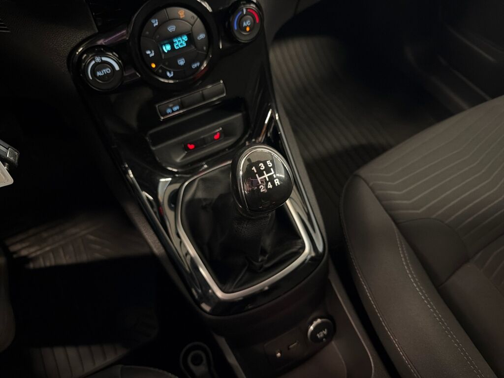 Ford Fiesta 2013 Harmaa