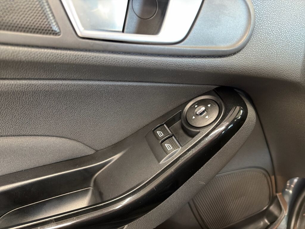 Ford Fiesta 2013 Harmaa