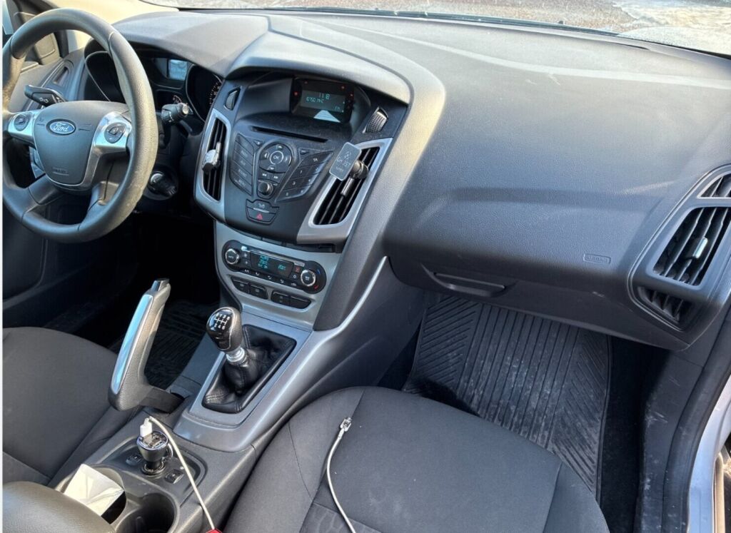 Ford Focus 2013 Harmaa