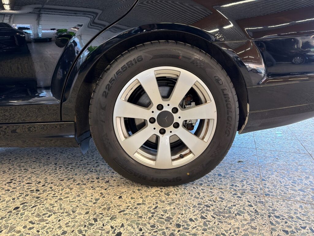Mercedes-Benz C 2009 Musta