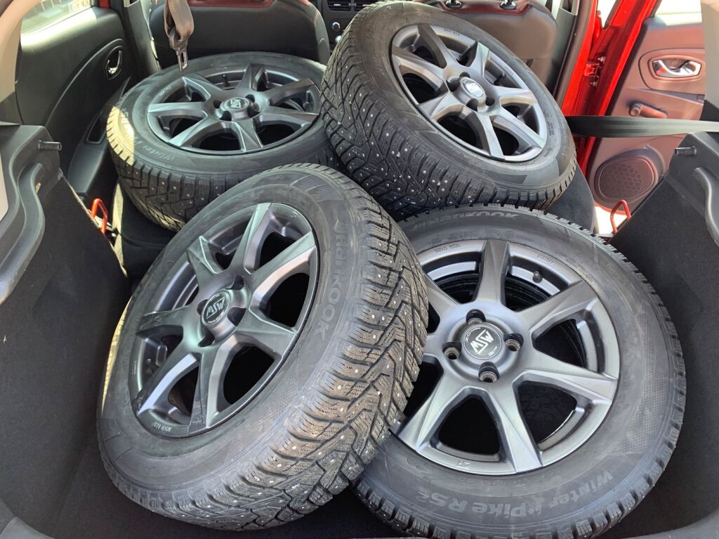 Renault Clio 2013 Punainen