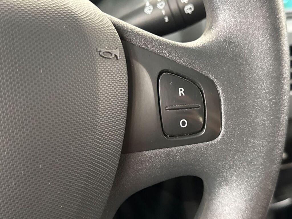 Renault Clio 2013 Punainen