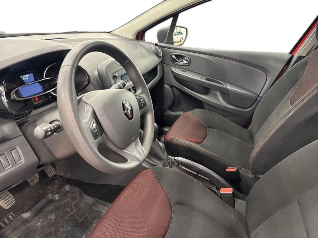 Renault Clio 2013 Punainen