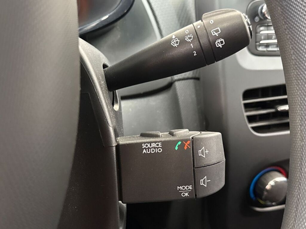 Renault Clio 2013 Punainen