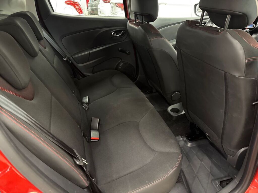 Renault Clio 2013 Punainen