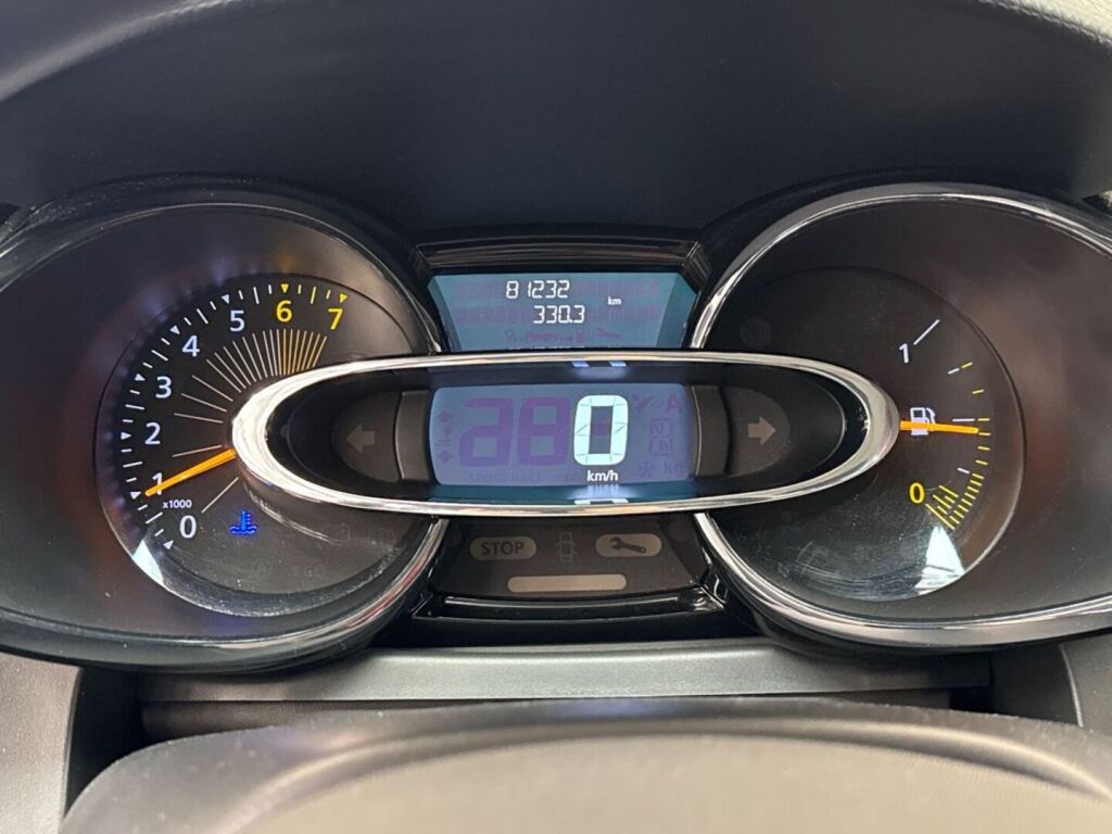 Renault Clio 2013 Punainen