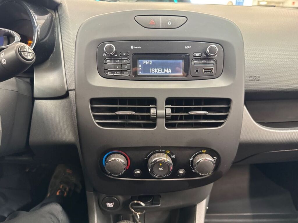 Renault Clio 2013 Punainen
