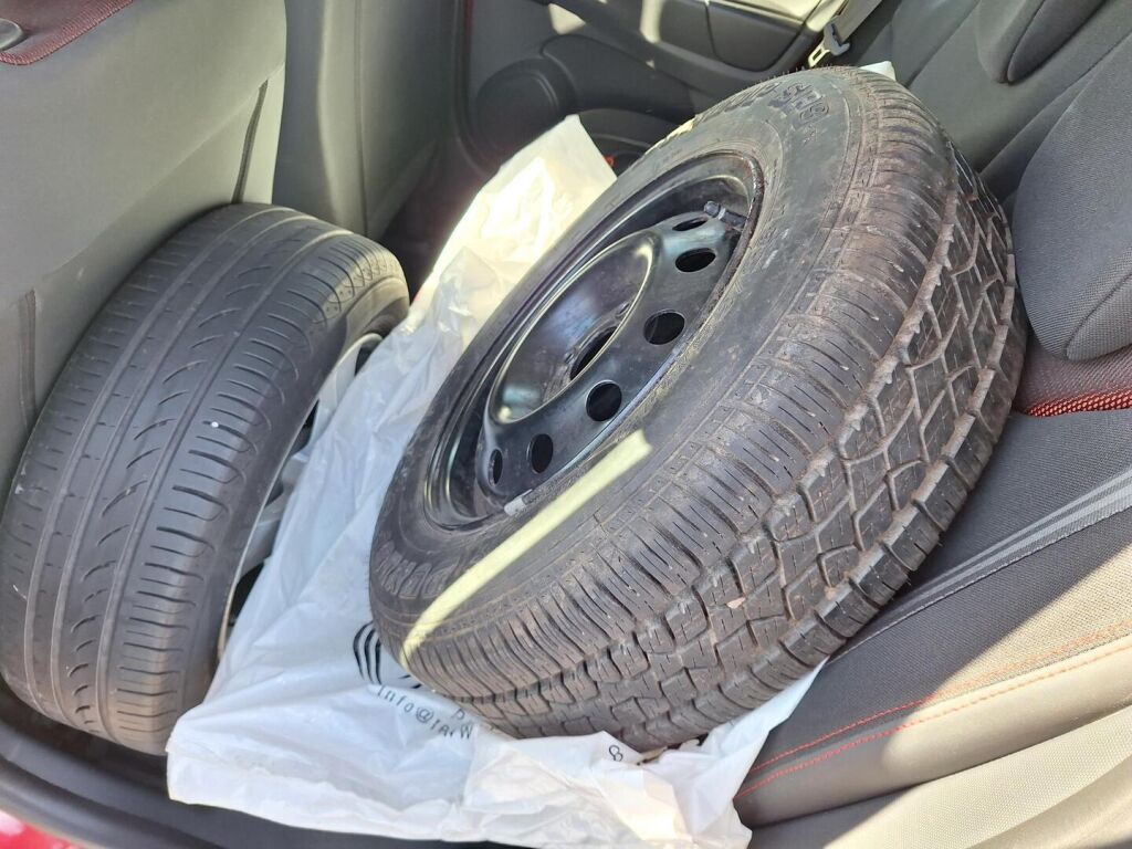 Renault Clio 2013 Punainen