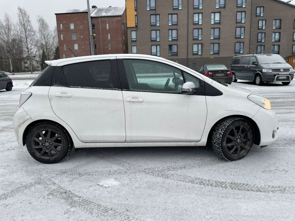 Toyota Yaris 2013 Valkoinen