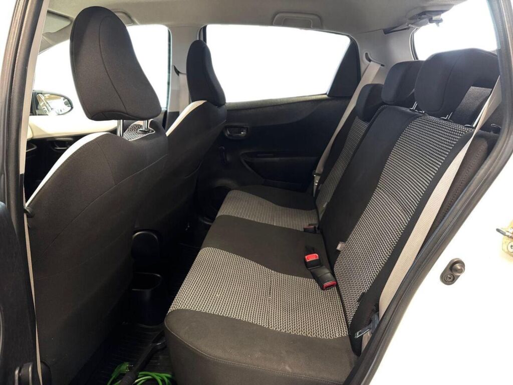 Toyota Yaris 2013 Valkoinen