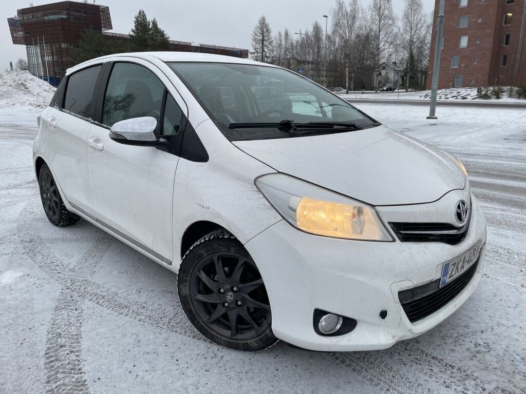 Toyota Yaris 2013 Valkoinen