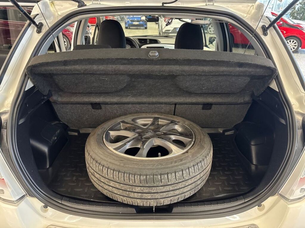 Toyota Yaris 2013 Valkoinen