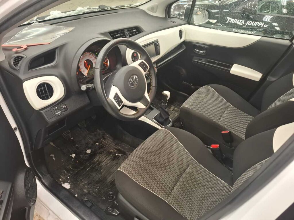 Toyota Yaris 2013 Valkoinen