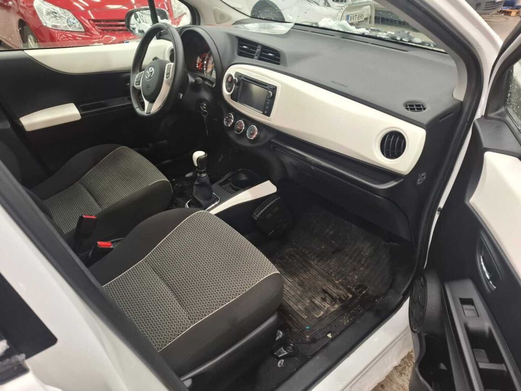 Toyota Yaris 2013 Valkoinen