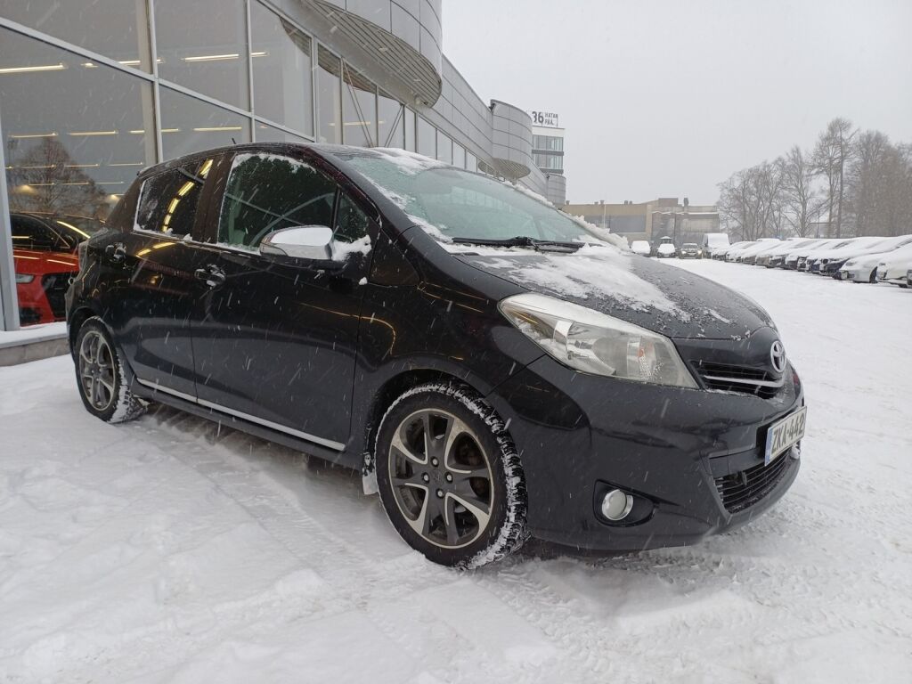 Toyota Yaris 2013 Musta