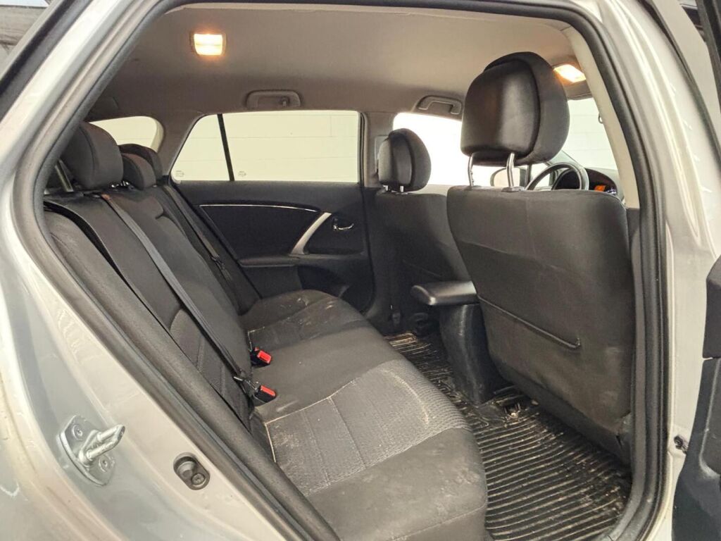 Toyota Avensis 2013 Hopea