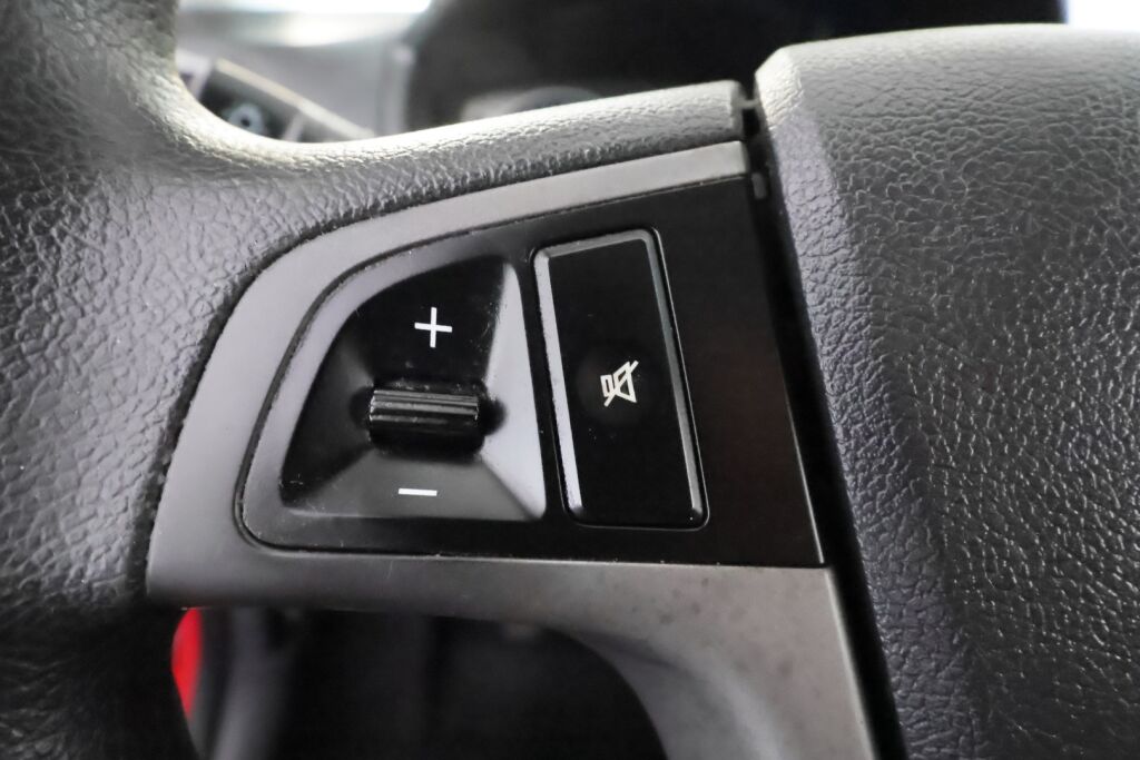 Hyundai i20 2013 Punainen