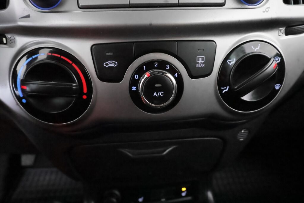 Hyundai i20 2013 Punainen