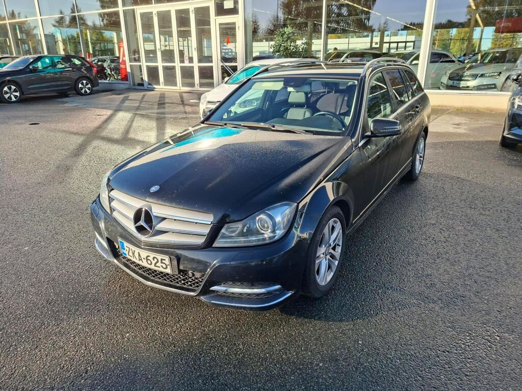 Mercedes-Benz C 2013 Musta