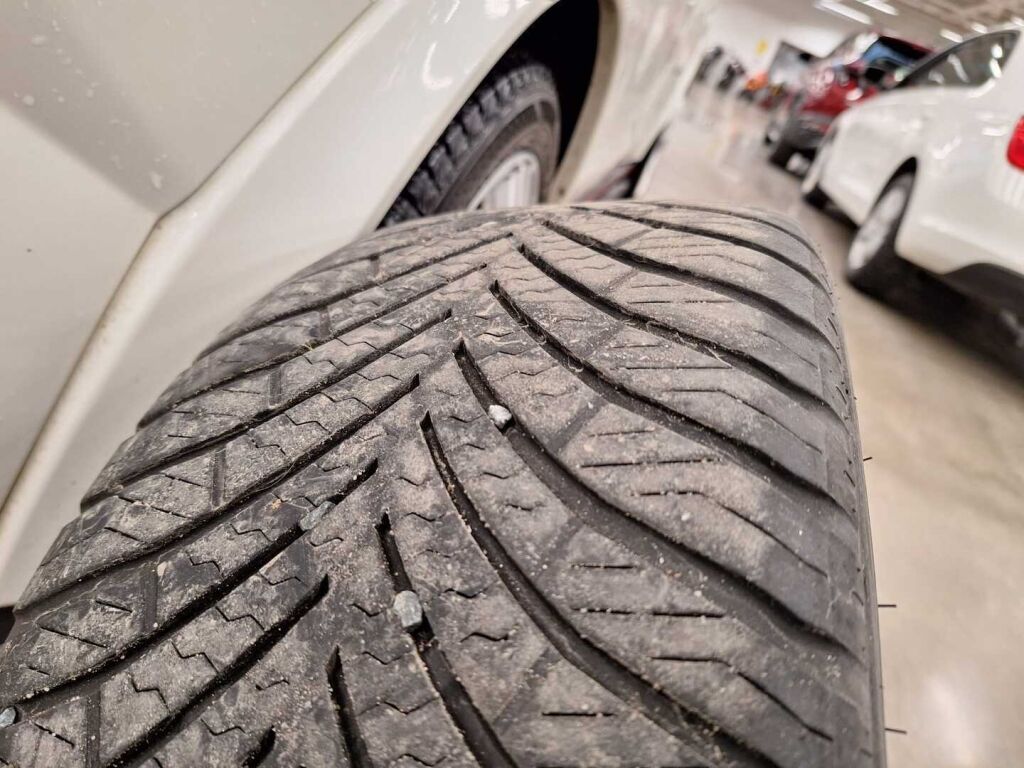 Nissan Juke 2013 Valkoinen