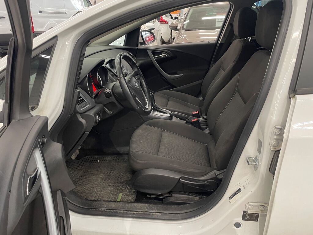 Opel Astra 2013 Valkoinen