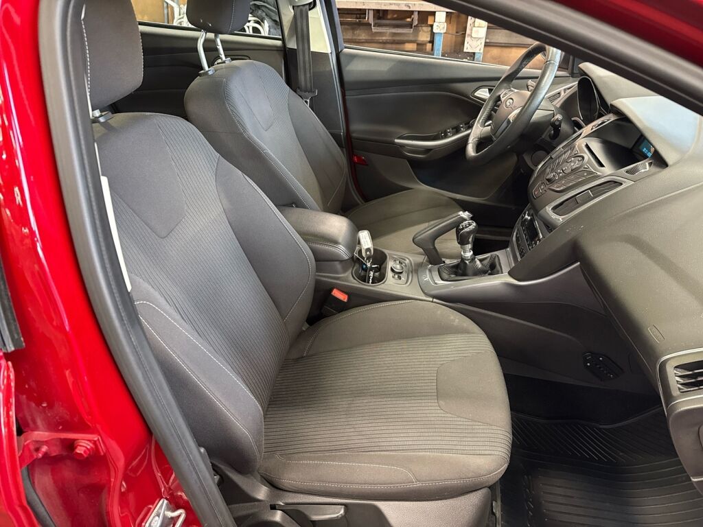 Ford Focus 2013 Punainen