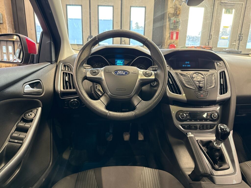 Ford Focus 2013 Punainen