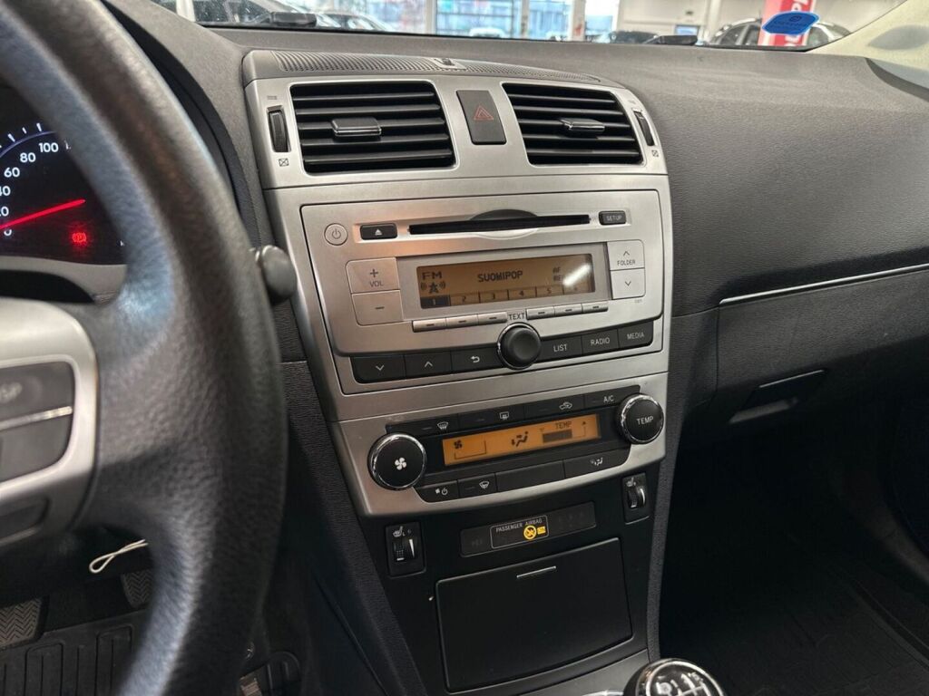 Toyota Avensis 2014 Harmaa