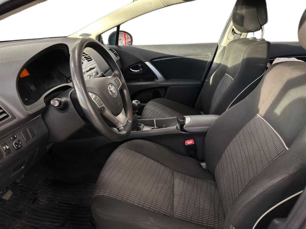 Toyota Avensis 2014 Harmaa