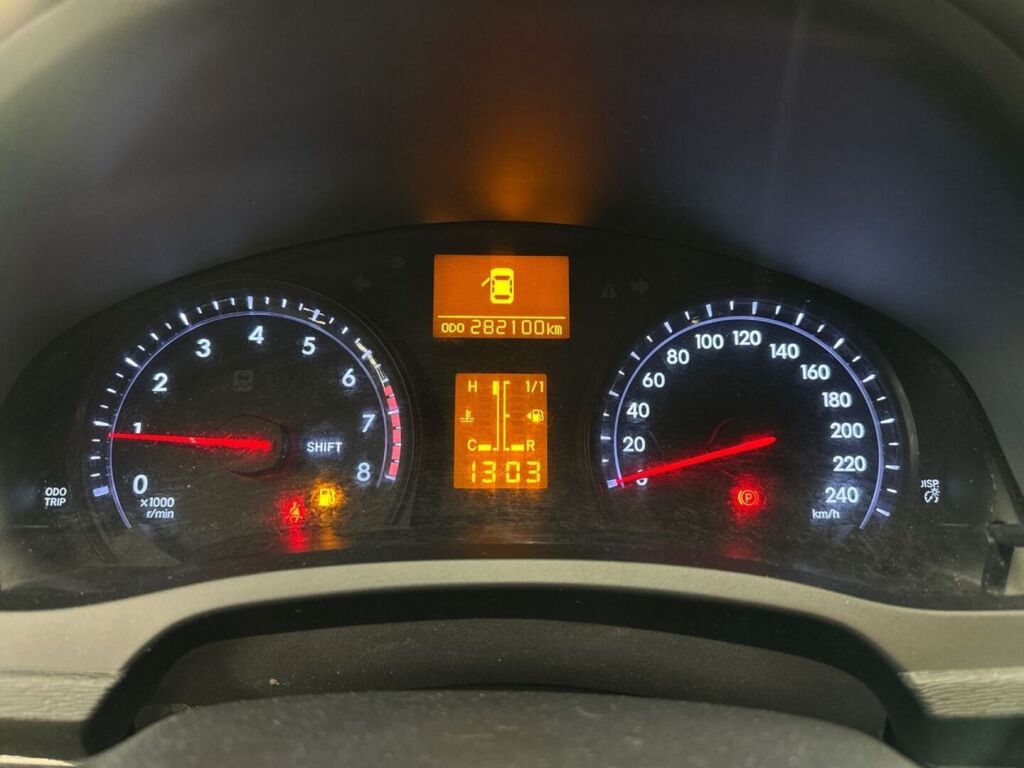 Toyota Avensis 2014 Harmaa