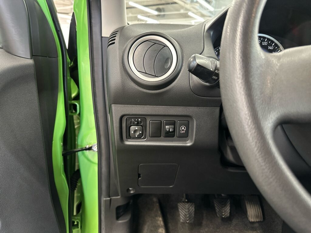 Mitsubishi Space Star 2015 Vihreä