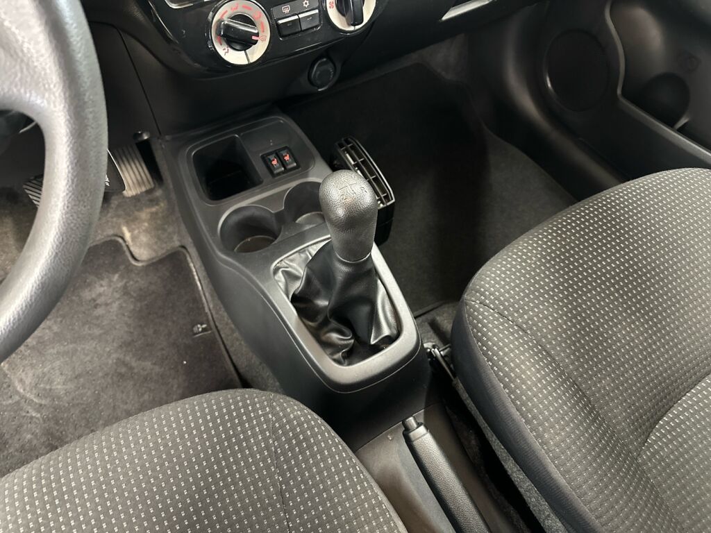Mitsubishi Space Star 2015 Vihreä