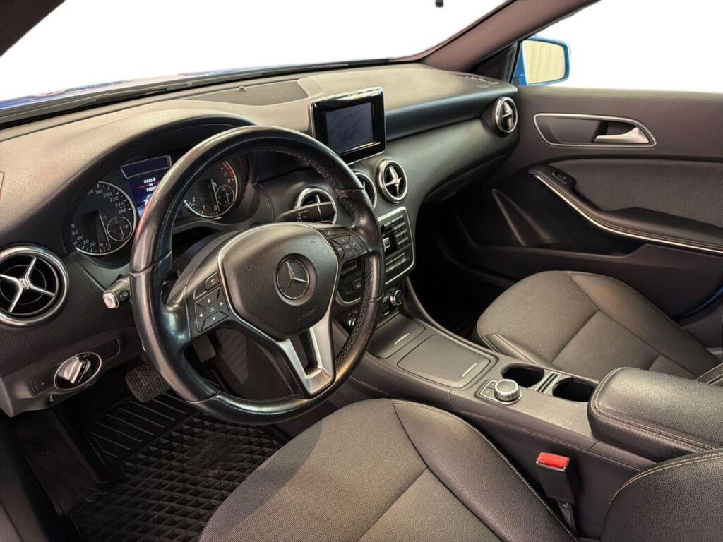 Mercedes-Benz A 2014 Sininen