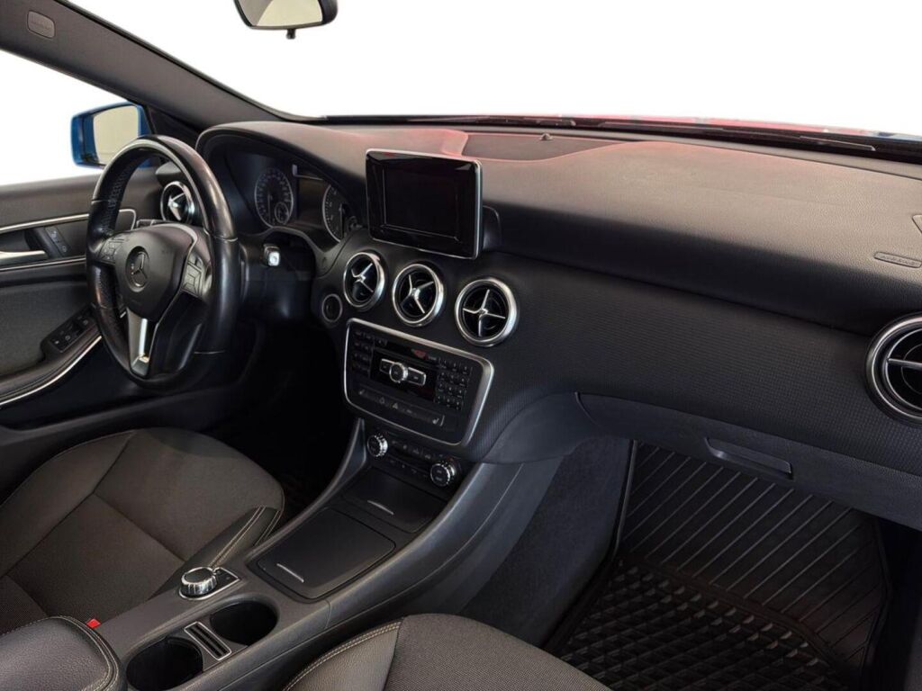 Mercedes-Benz A 2014 Sininen