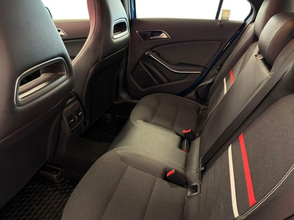 Mercedes-Benz A 2014 Sininen