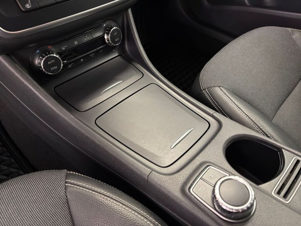 Mercedes-Benz A 2014 Sininen