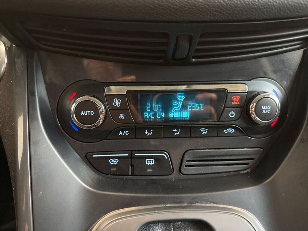 Ford Kuga 2014 Vihreä