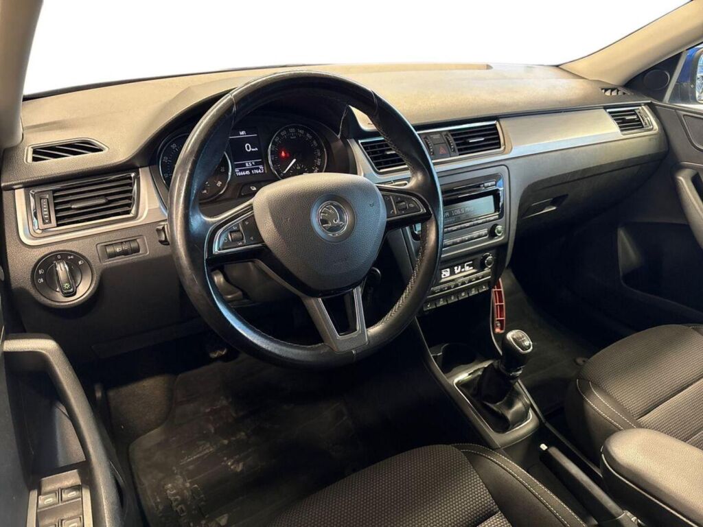 Skoda Rapid 2014 Sininen