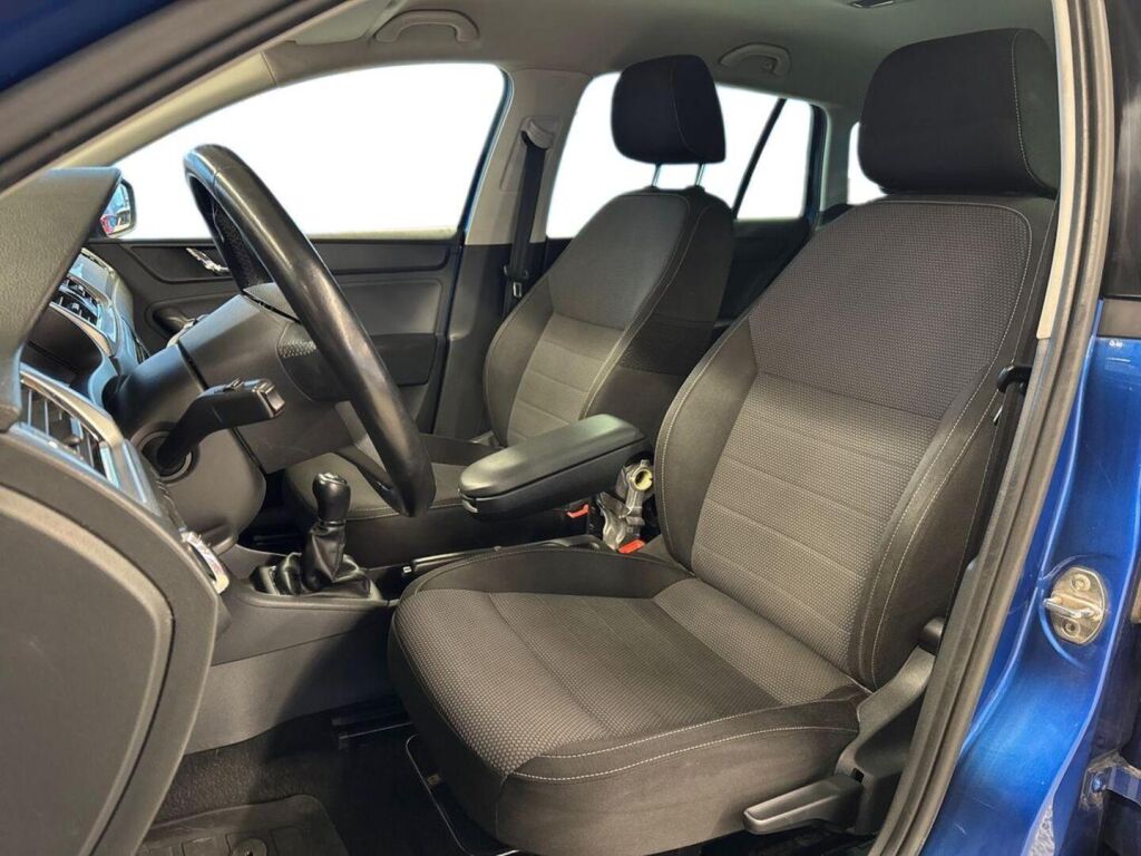 Skoda Rapid 2014 Sininen