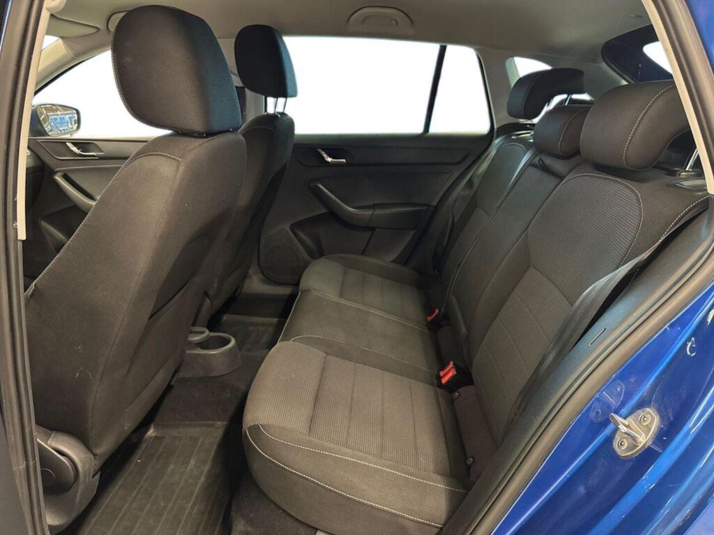 Skoda Rapid 2014 Sininen