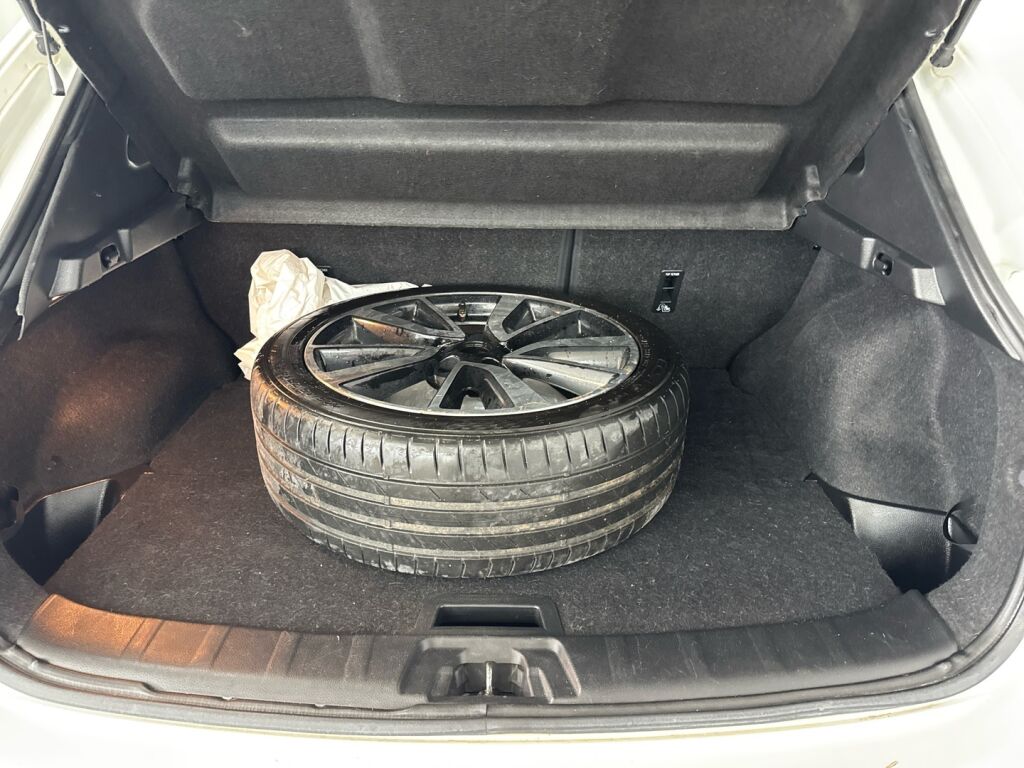 Nissan Qashqai 2014 Valkoinen